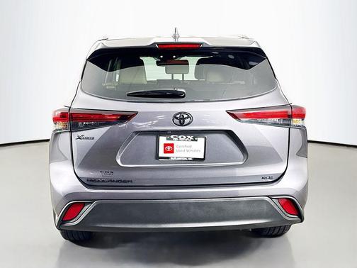 2025 Toyota Highlander XLE