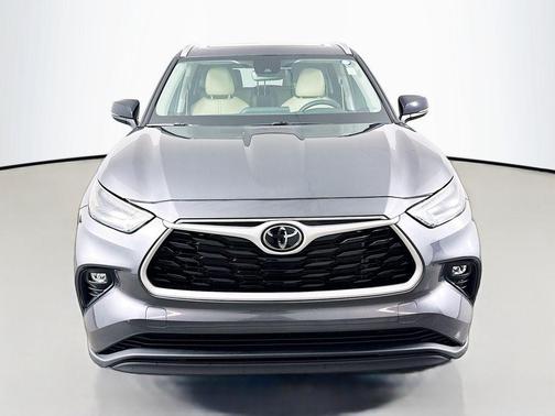 2025 Toyota Highlander XLE