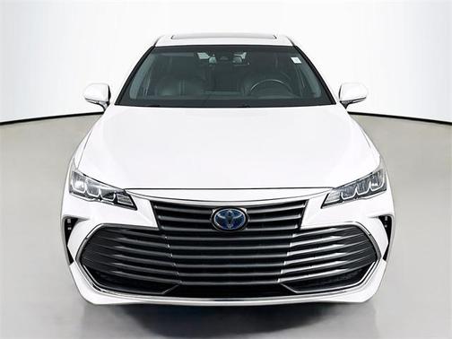 2019 Toyota Avalon Hybrid XLE