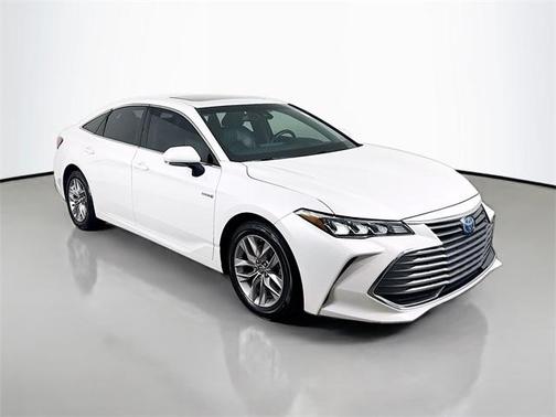2019 Toyota Avalon Hybrid XLE