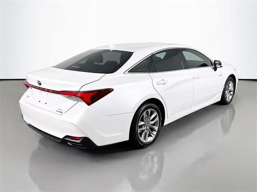2019 Toyota Avalon Hybrid XLE