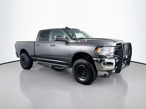 2021 RAM 2500 Tradesman Crew Cab 4x4 6'4' Box