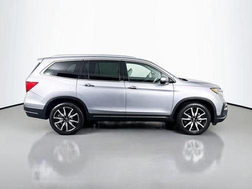 2020 Honda Pilot Touring 8-Passenger
