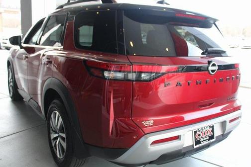 2023 Nissan Pathfinder SL 4WD