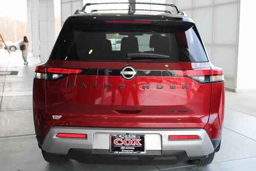2023 Nissan Pathfinder SL 4WD