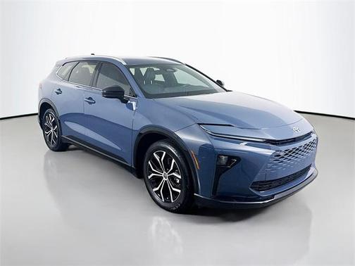 2025 Toyota Crown Signia XLE
