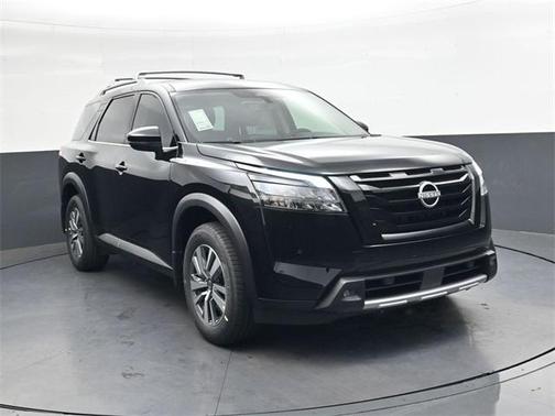 2025 Nissan Pathfinder SL 4WD