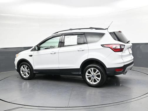 Oxford White 2018 Ford Escape SE
