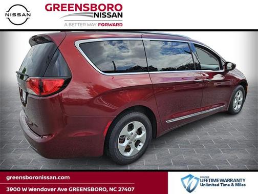 2017 Chrysler Pacifica Touring-L