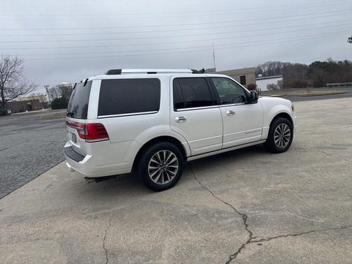 2017 Lincoln Navigator Select