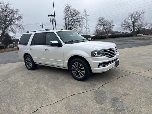 2017 Lincoln Navigator Select