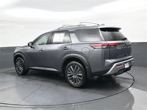 2025 Nissan Pathfinder SL FWD