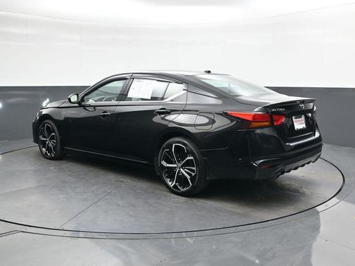 2023 Nissan Altima SR FWD