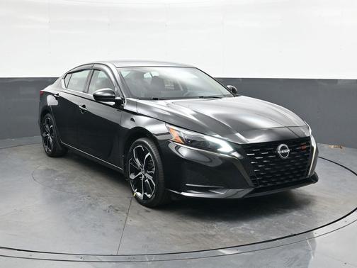 2023 Nissan Altima SR FWD