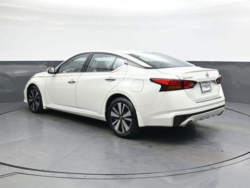2022 Nissan Altima 2.5 SL