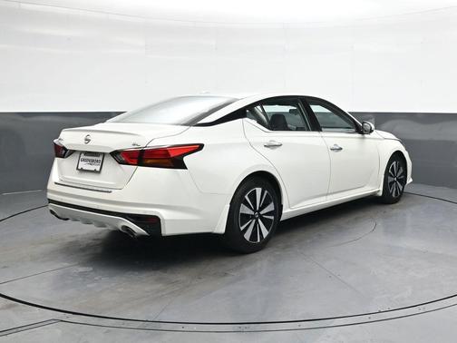 2022 Nissan Altima 2.5 SL