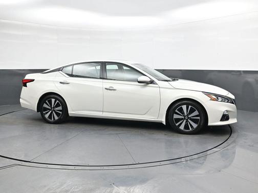 2022 Nissan Altima 2.5 SL