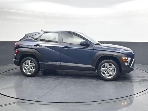 2024 Hyundai KONA SE