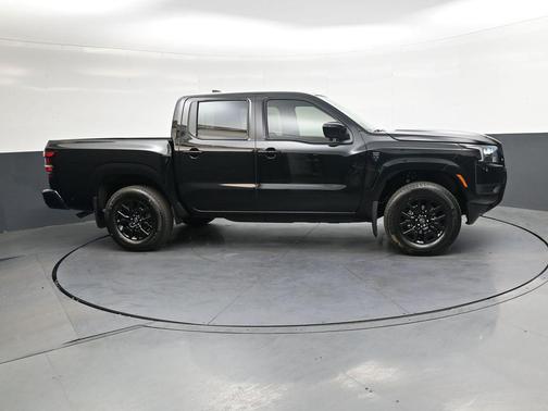 Super Black 2026 Nissan Frontier SV