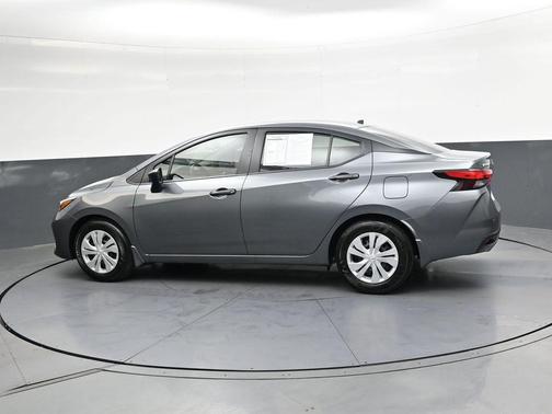 Gun Metallic 2025 Nissan Versa 1.6 S