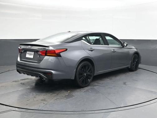 2022 Nissan Altima SR Intelligent AWD