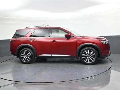 2025 Nissan Pathfinder Platinum 4WD