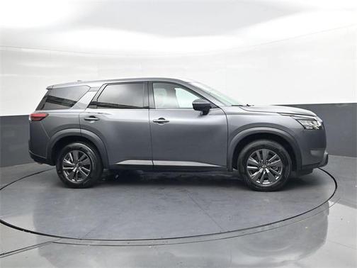 2022 Nissan Pathfinder S 4WD