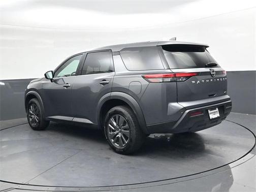 2022 Nissan Pathfinder S 4WD
