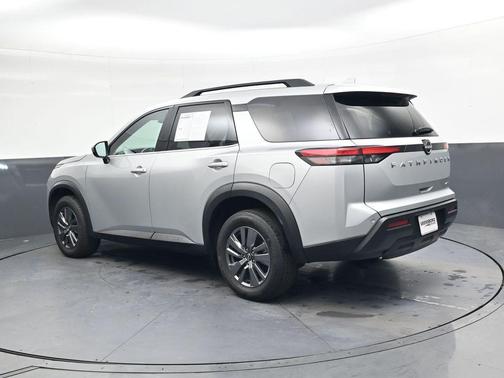 2025 Nissan Pathfinder SV 4WD