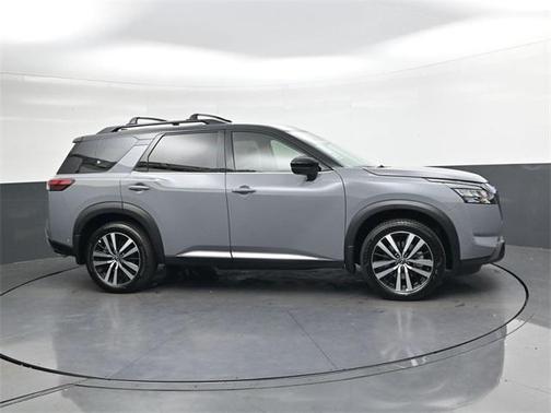2025 Nissan Pathfinder Platinum 4WD