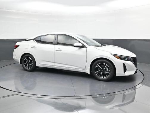 Aspen White 2025 Nissan Sentra SV