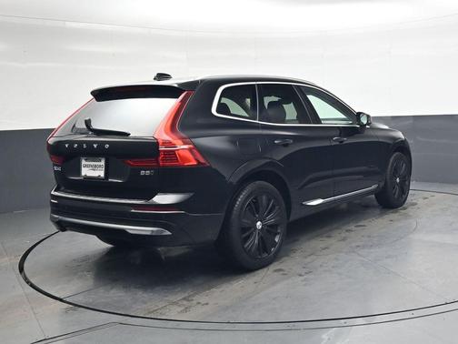 2022 Volvo XC60 B5 Inscription