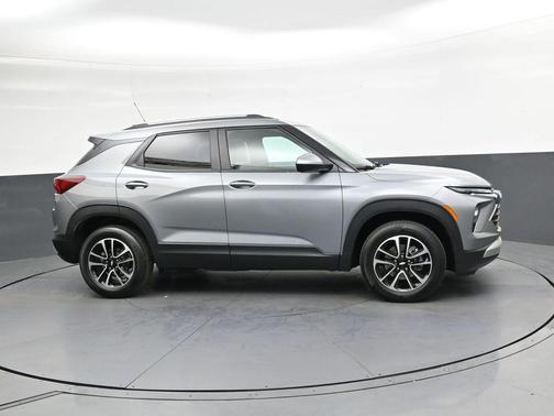 Sterling Gray Metallic 2025 Chevrolet Trailblazer LT