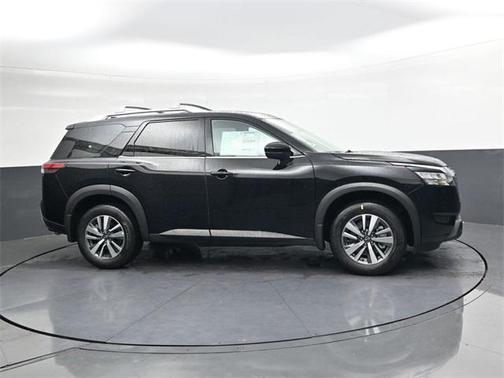 2025 Nissan Pathfinder SL FWD