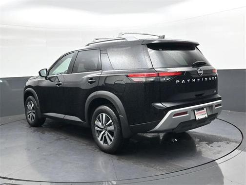 2025 Nissan Pathfinder SL FWD