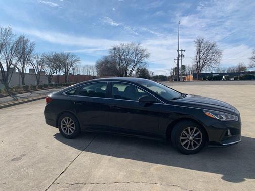 2018 Hyundai SONATA SE