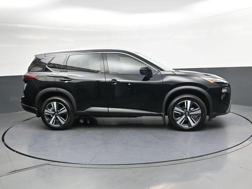 Super Black 2024 Nissan Rogue SL