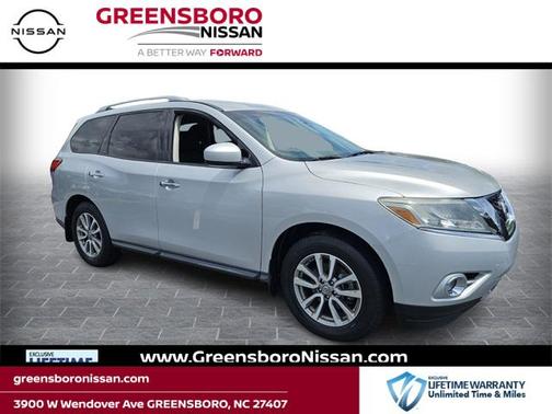 2015 Nissan Pathfinder SV