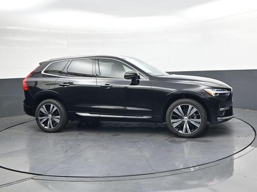 2023 Volvo XC60 B5 Ultimate Bright Theme