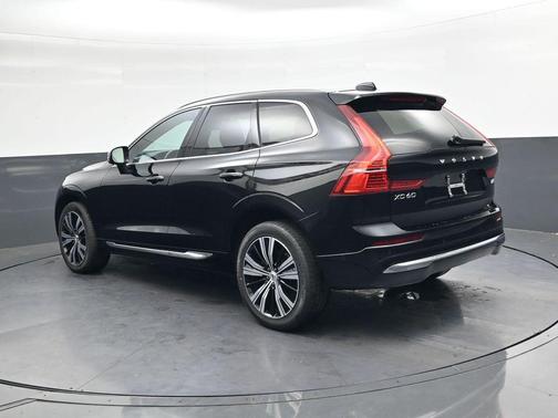 2023 Volvo XC60 B5 Ultimate Bright Theme