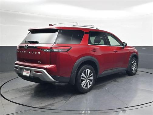 2023 Nissan Pathfinder SL FWD