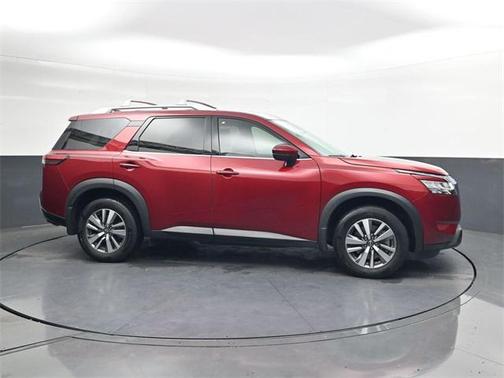 2023 Nissan Pathfinder SL FWD