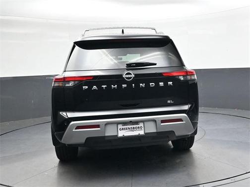 2025 Nissan Pathfinder SL FWD