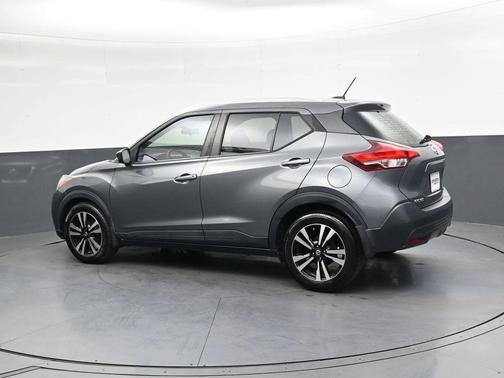 Gun Metallic 2019 Nissan Kicks SV