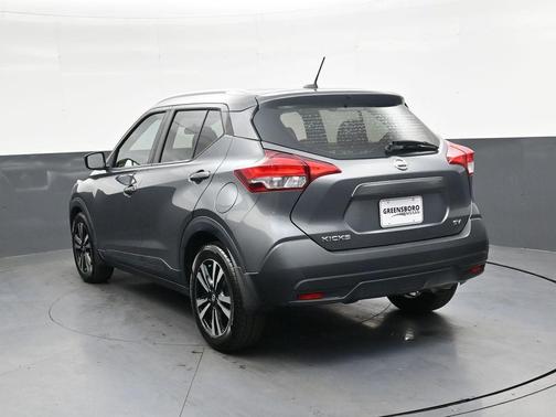 Gun Metallic 2019 Nissan Kicks SV