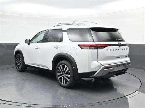 2025 Nissan Pathfinder Platinum FWD