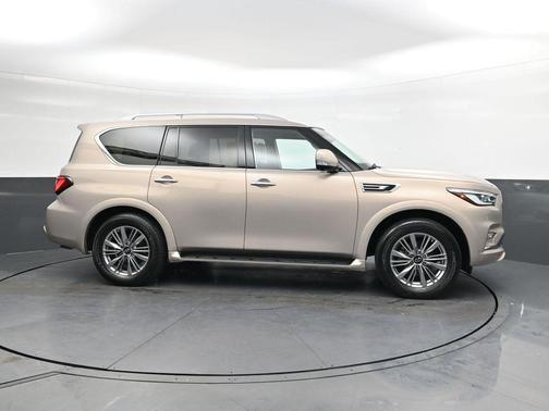 2021 INFINITI QX80 Luxe