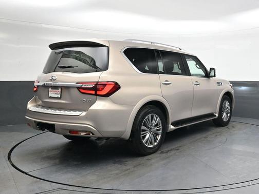 2021 INFINITI QX80 Luxe