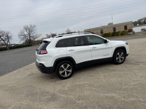 Bright White Clearcoat 2021 Jeep Cherokee Limited