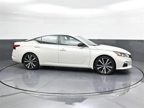 2020 Nissan Altima SR FWD